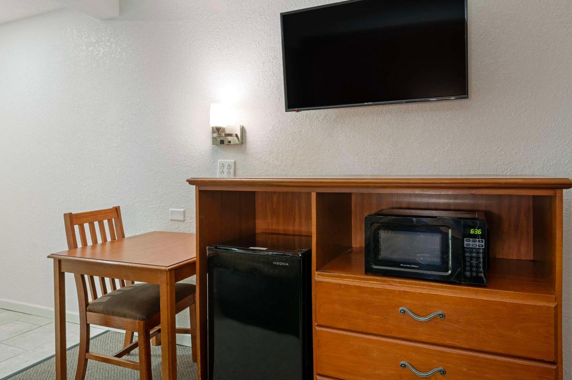 Rodeway Hotel