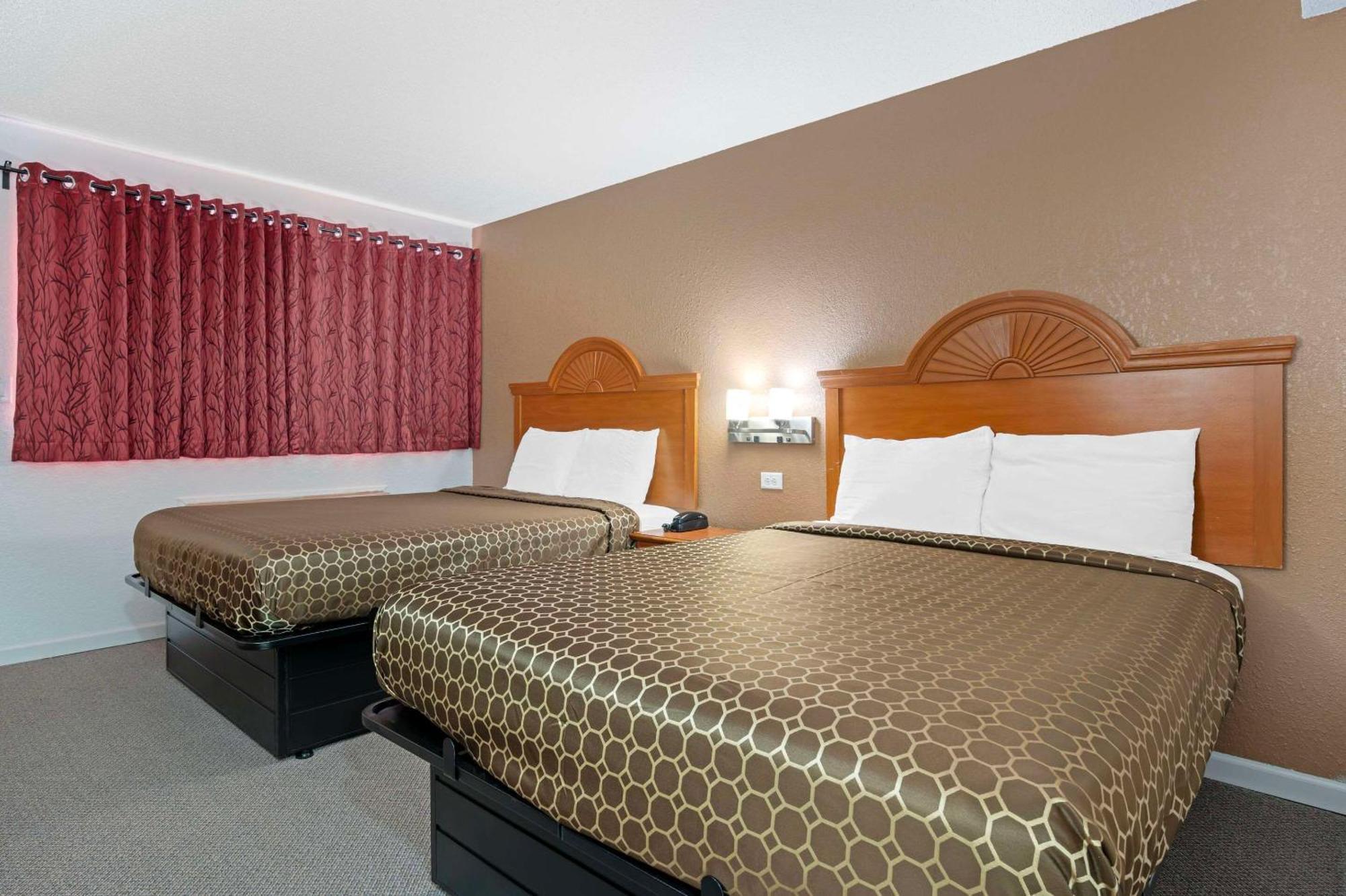 Rodeway Hotel 2*